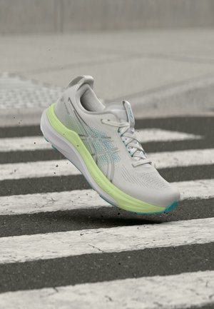 ASICS GEL KAYANO 33 - Παπούτσια για τρέξιμο σε δρόμο - white/energy aqua