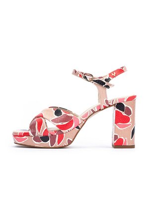LAWRENCE - Sandalias de tacón - red