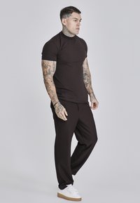 SIKSILK T-shirt basic - brown