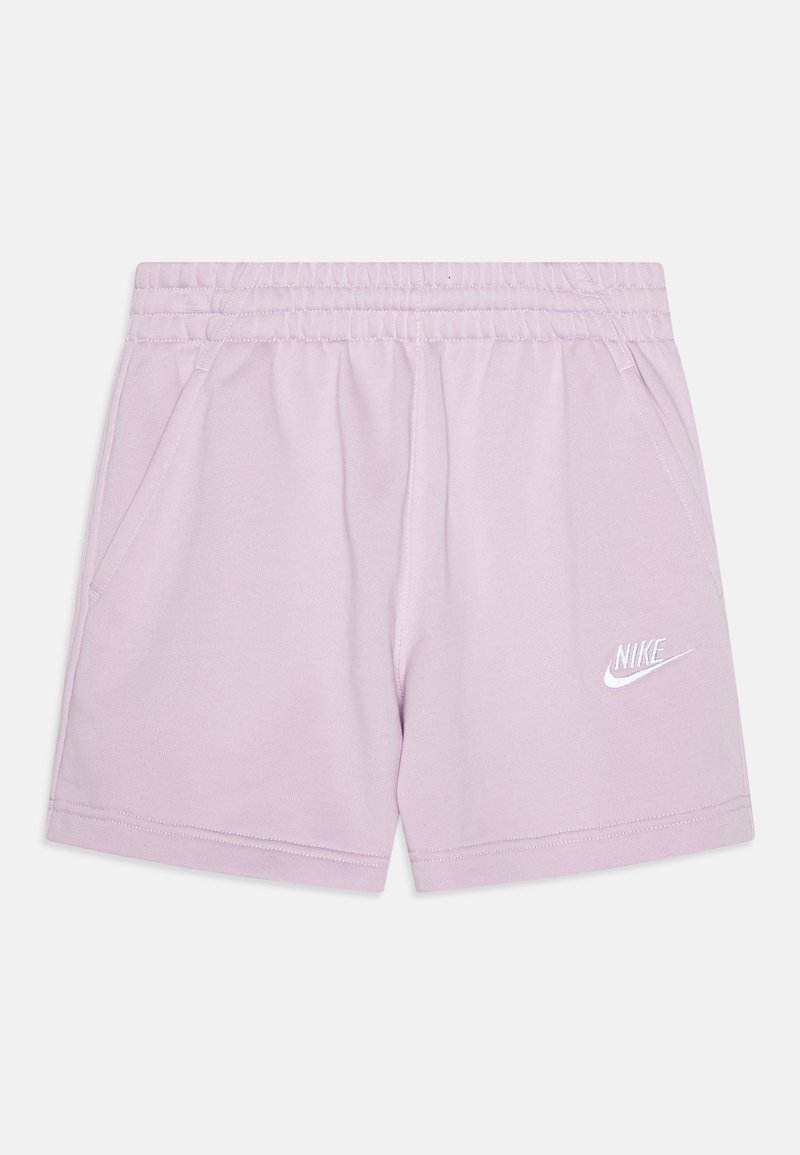 Pantalones cortos de color morado claro, hechos de algodón, con una cinturilla elástica, dos bolsillos laterales y un logo de Nike en blanco en la parte frontal.