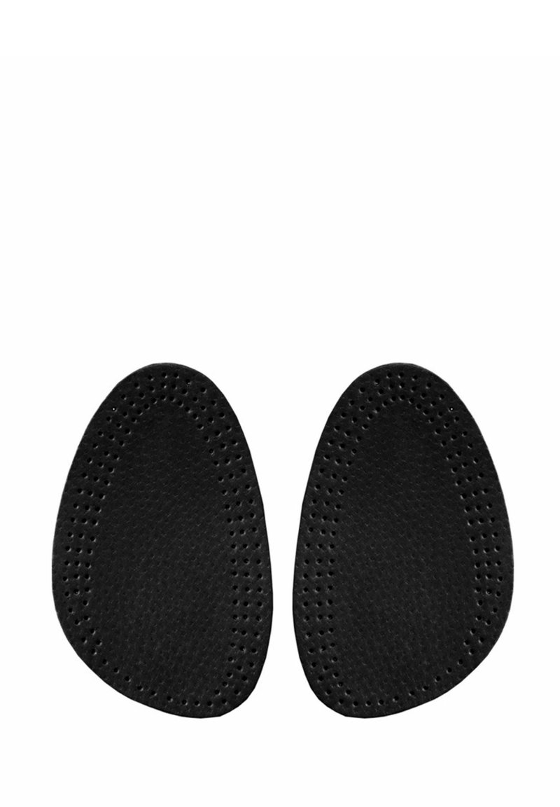 Semelles de chaussure noires avec une texture perforée et une forme contournée pour le confort, conçues pour s'adapter à différents styles de chaussures.