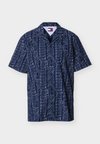 REGULAR FIT PRINT CAMP COLLAR SHORT SLEEVE SHIRT - Πουκάμισο - dark night navy/sweet blue