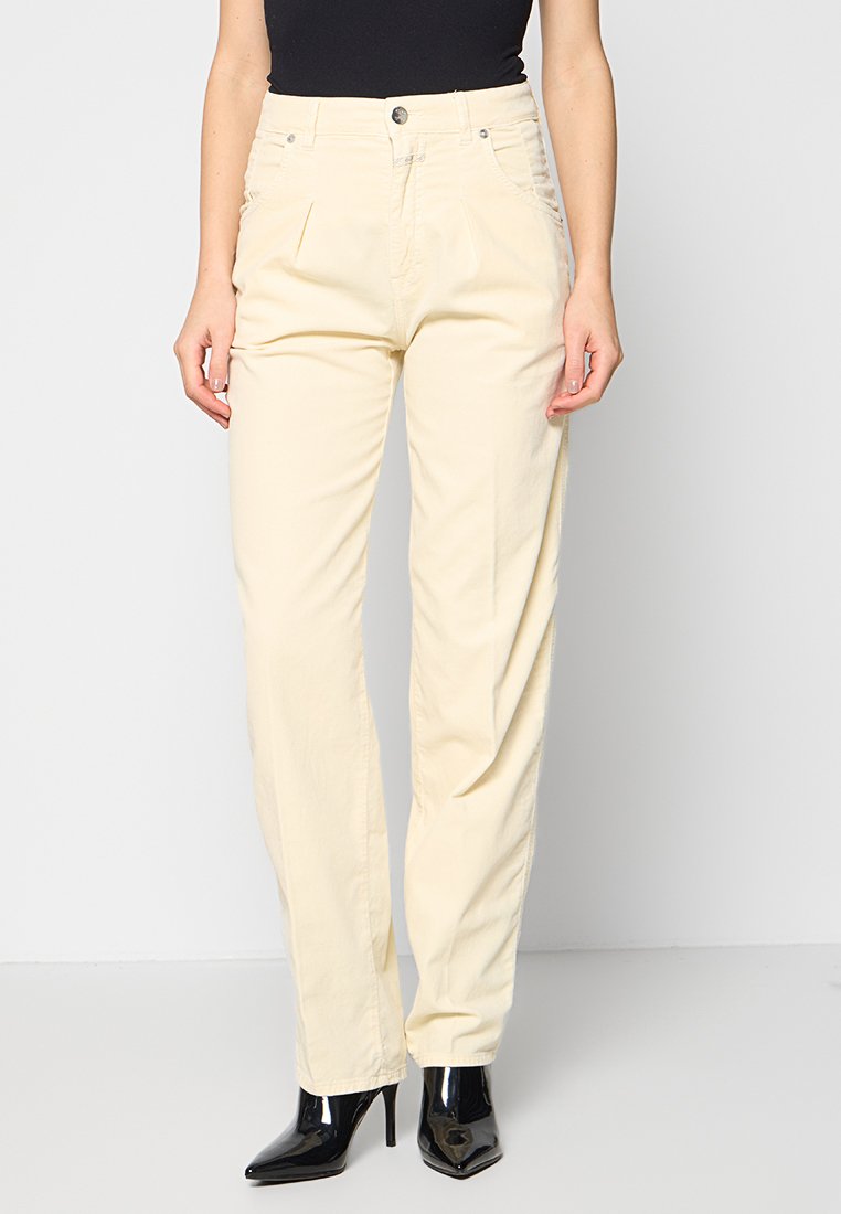 closed Broek niet gedefinieerd
