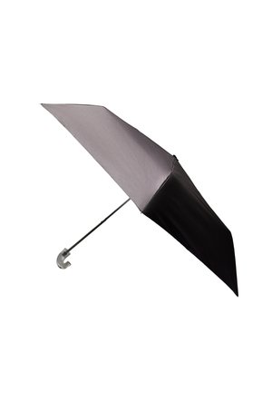 Złożony czarno-szary kompaktowy parasol z zakrzywioną szarą rączką, pokazany otwarty na białym tle.