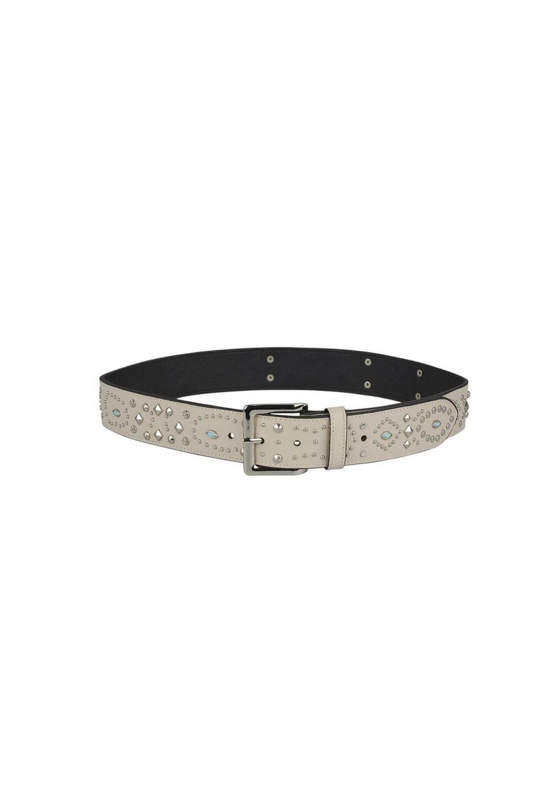 Cinturón de cuero gris claro con tachuelas decorativas y piedras brillantes, que cuenta con una hebilla de metal plateado y un reverso negro liso.