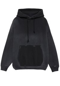 Fekete, mosott hatású kapucnis pulóver elején kenguruzsebbel és apró, kopott foltokkal a zsebnél, a mandzsettáknál és az alsó szegélyén, állítható zsinóros kapucnival.