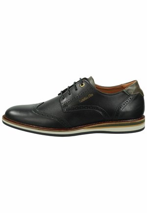 Scarpe eleganti da uomo in pelle nera con dettagli brogue, punta rotonda, design con lacci e suola in gomma a contrasto con accenti marroni.