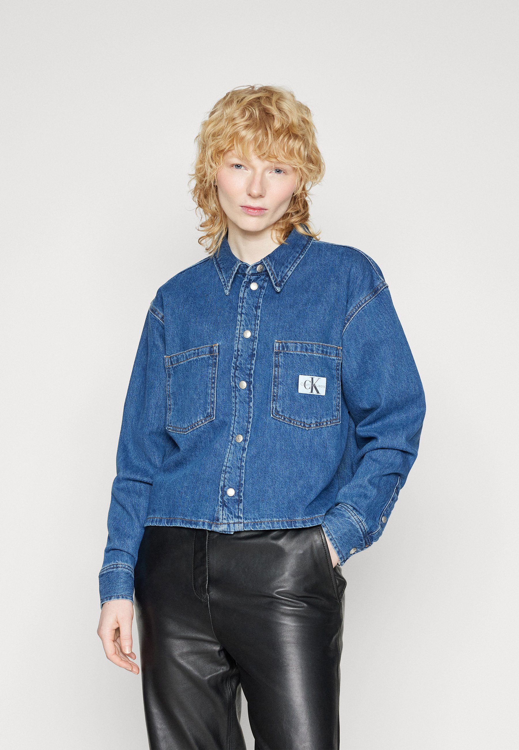 売れ筋商品|||カルバンクライン シャツ レディース トップス DAD SHIRT - Button-down blouse - denim light Calvin Klein Jeans DAD SHIRT - Button-down blouse - denim
