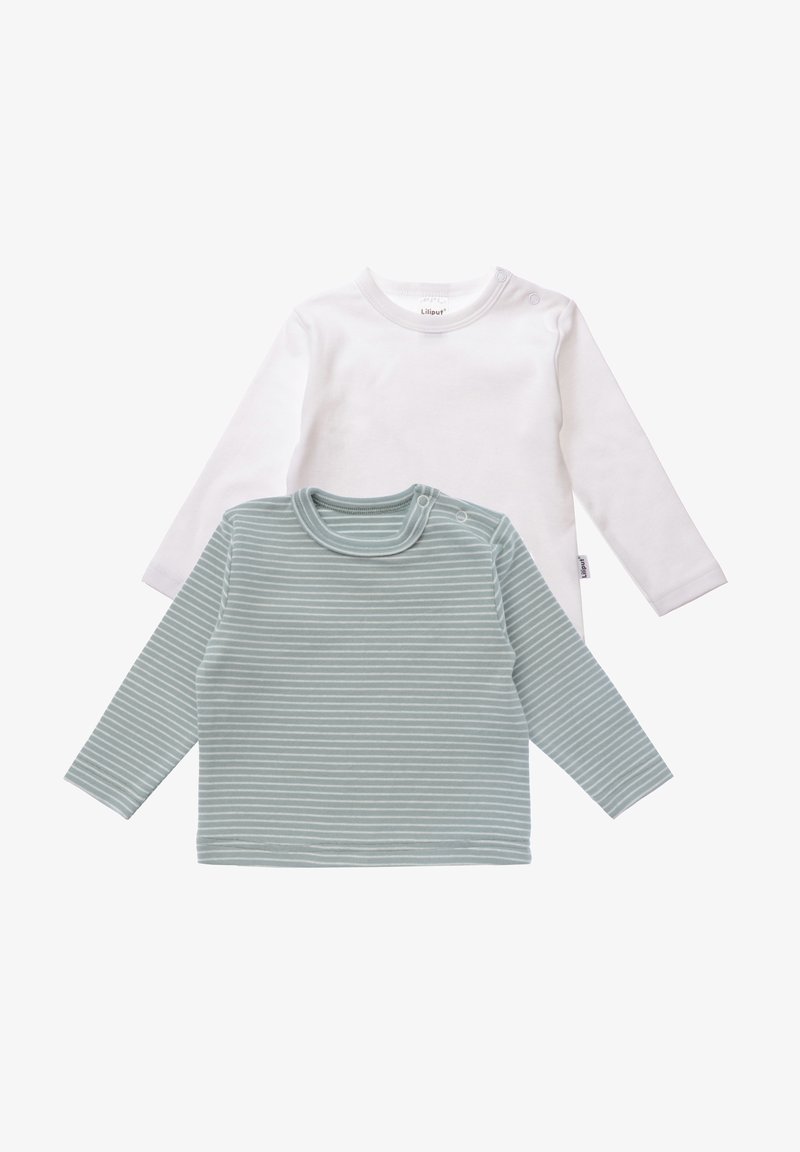 Zwei Langarmoberteile: eines in reinem Weiß, das andere in Hellgrün mit dünnen weißen Streifen. Baumwollstoff, Rundhalsausschnitt, Schulterknöpfe auf dem grünen Oberteil.