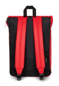 Zaino rosso e nero con chiusura a zip, spallacci regolabili e manico superiore. Tessuto testurizzato con un design elegante e tasca laterale.