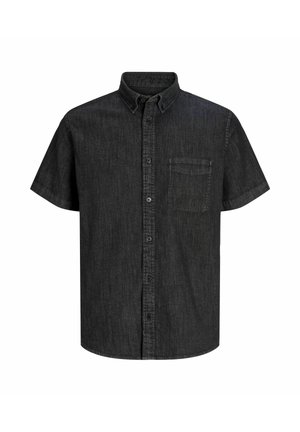 Chemise noire à manches courtes avec boutons, col boutonné et poche poitrine sur fond blanc.
