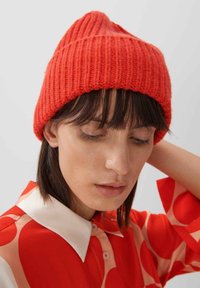 someday. BEKY SOFT - Muts - cherry red