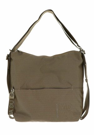 Borsa a spalla tessuta marrone con ampia tracolla regolabile, tasca frontale con zip e dettaglio in argento con anello per chiavi sul lato.