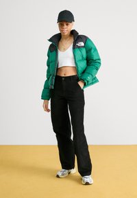 The North Face 1996 RETRO NUPTSE JACKET - Untuvatakki - evergreen