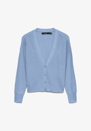 Világoskék gombos kardigán V-nyakkivágással, hosszú ujjakkal, bordázott mandzsettákkal és finom perforált díszítéssel a vállak közelében.