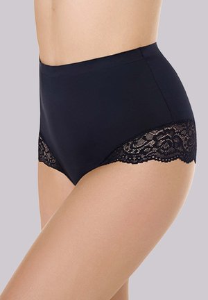 Czarnie figi z wysokim stanem, uszyte z gładkiego materiału, z delikatną koronkową lamówką na nogawkach dla dodatkowego efektu.