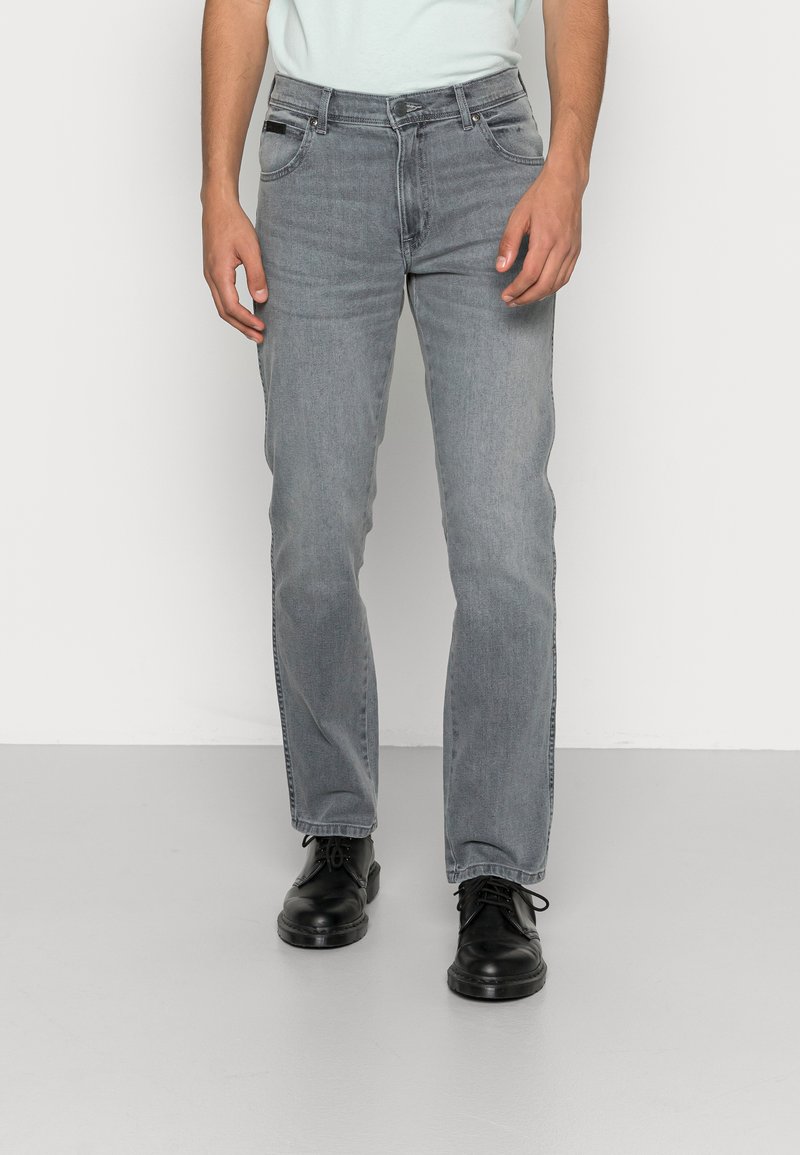 Wrangler TEXAS  - Calças de ganga de perna direita - golden grey