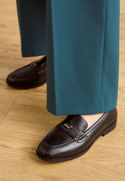 CLORIDIE - Chaussons - black