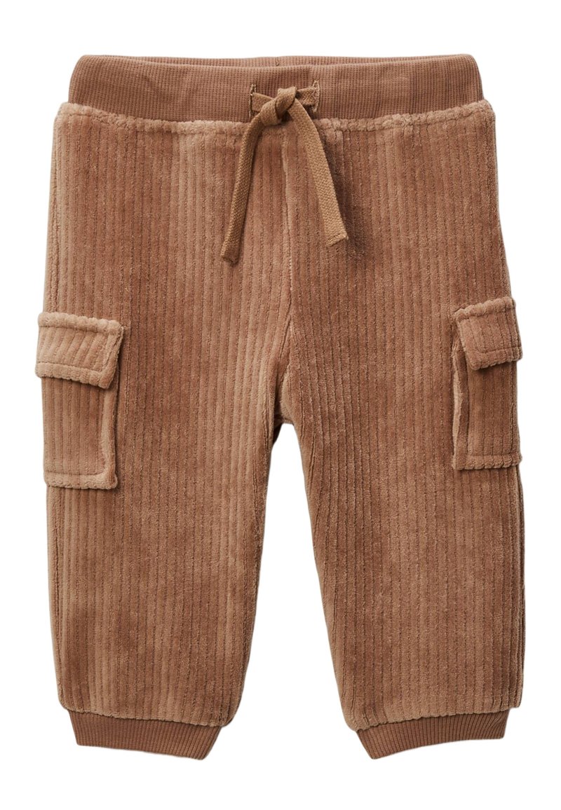 Pantalons en velours côtelé marron avec une texture côtelée, dotés d'une taille élastique avec cordon de serrage et de deux poches cargo latérales.