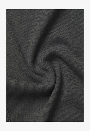 Ciemnoszara żebrowana tkanina o gładkiej strukturze, z subtelnym połyskiem i ciasnym splotem, tworząca spiralny wzór w materiale.