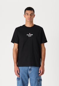 Tommy Hilfiger - TEE UNISEX - Print T-shirt - black Thumbnail Image 1