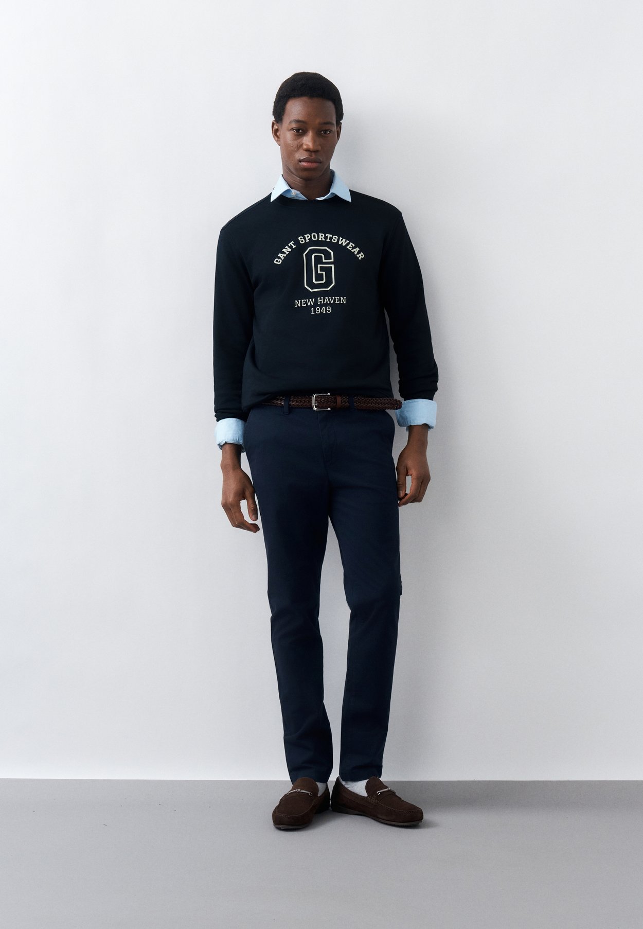 GRAPHIC CREW NECK
