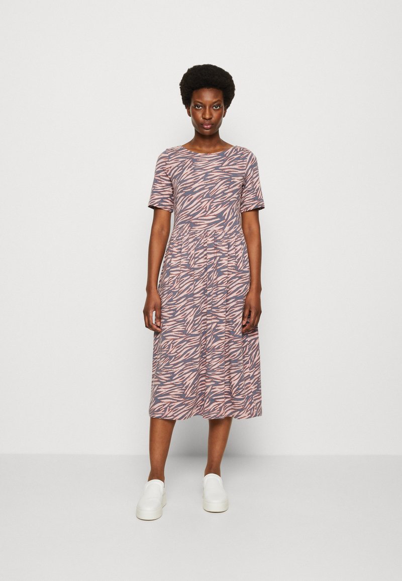 Thought NIKINI FIT AND FLARE DRESS Jersey dress multicoloured