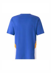 Camiseta azul de manga corta con cuello redondo, textura suave y detalles en amarillo y blanco contrastantes a los lados.