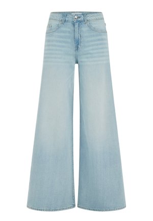 Világoskék, bőszárú farmernadrág, elöl gombos és cipzáras záródással, elülső zsebekkel, valamint enyhe kifakulással a felső combrészen.