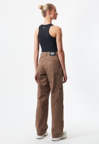 Dr.Denim DONNA CARGO - Cargobukser - walnut