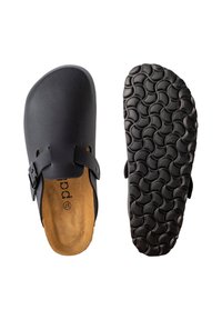 Zwarte kloof met een matte afwerking, voorzien van een enkele verstelbare band, zachte tan inlegzolen en een gestructureerde zwarte rubberen zool.