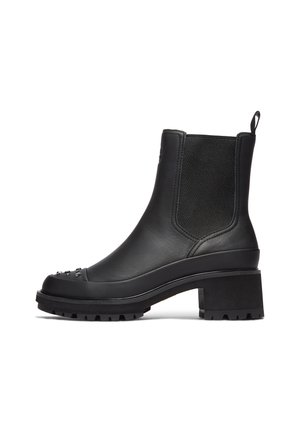 Ankle boot