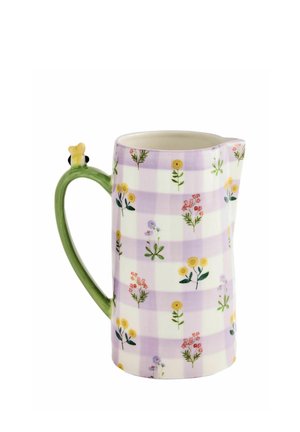Keramisk kande med lavendel- og hvidternet mønster og små farverige blomstermotiver, med et grønt håndtag og en gul bi-dekoration.