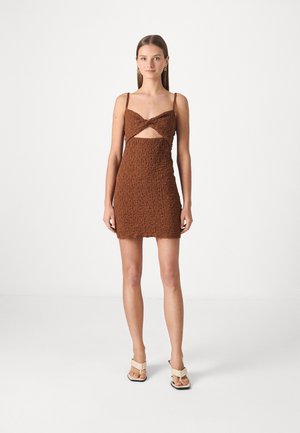 Billabong FLOWER HOUR - Vestido de tubo - toasted coconut