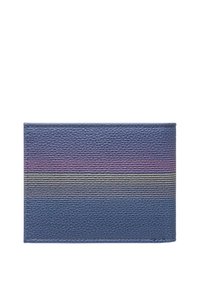 Billetera de cuero azul con superficie texturizada, patrón de rayas horizontales multicolores en rosa, amarillo y púrpura. Diseño rectangular compacto.