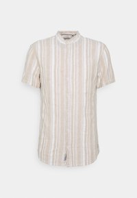 Camisa de manga corta hecha de lino, con rayas alternas en beige y blanco, cuello mandarín y cierre frontal con botones.