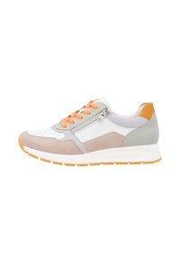 Mehrfarbige Sneaker aus einer Mischung von Leder und Wildleder, mit orangenen Schnürsenkeln, einem silbernen Reißverschluss und einer Gummisohle mit einem beige Akzent.