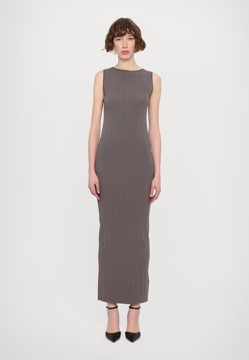 REMAIN - SLEEVELESS  - Maxikjoler - plum kitten, Forstør