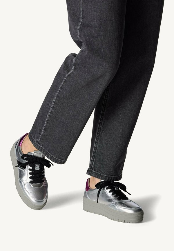 Sneaker low - silver comb