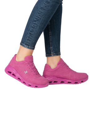 Rosa Sportschuhe mit einer strukturierten Oberfläche, atmungsaktivem Mesh, gepolsterter Sohle und dekorativen Akzenten. Leichtes Design mit einer modernen Silhouette.