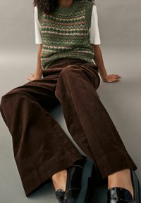 Next Sweter