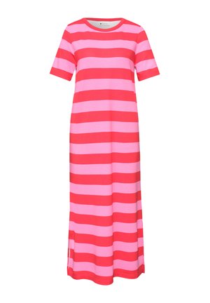 Robe longue à manches courtes avec larges rayures horizontales roses et rouges, encolure ronde et fentes latérales à l'ourlet.
