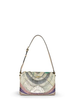 Prostokątna torebka na ramię z regulowanym paskiem, z półokrągłym, wielokolorowym wzorem i napisem "Gattinoni" na przodzie.
