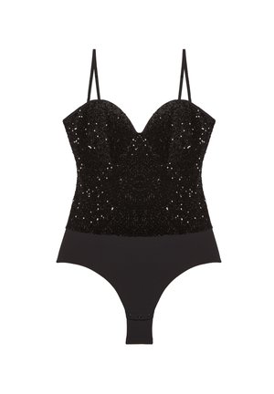 Body nero con parte superiore a scollo a cuore decorata con paillettes e parte inferiore opaca e liscia. Spalline regolabili e dettaglio con chiusura a pressione alla base.
