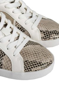 Calzado Deportivo Geox D Warley Geox WARLEY Zapatillas Beige