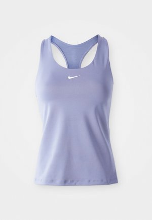 Lila ujjatlan Nike sporttop, racerback dizájnnal, középen fehér swoosh logóval a mellkasnál.