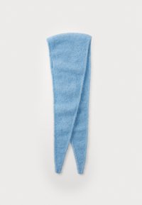 Bandeau en tricot bleu clair avec une texture douce, des extrémités effilées et un design sans couture, mesurant environ 10 cm de large en haut.