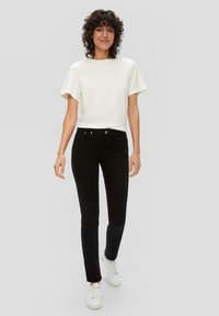 s.Oliver MID RISE - Jean slim - schwarz