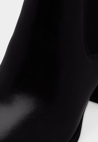 Tamaris Bokacsizmák - black