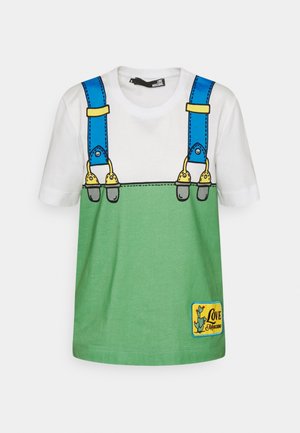 Wit en groen T-shirt met korte mouwen, bedrukt met blauwe bretels en een Love Moschino-patch met een cactus rechtsonder.